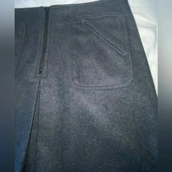 NWOT GAP Virgin Wool Mini Skirt W/ Front Half Zipper SIZE 10 - Picture 3 of 9